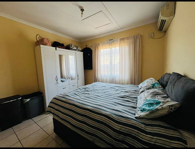 3 BEDROOM HOUSE FOR SALE IN NEWLANDS WEST